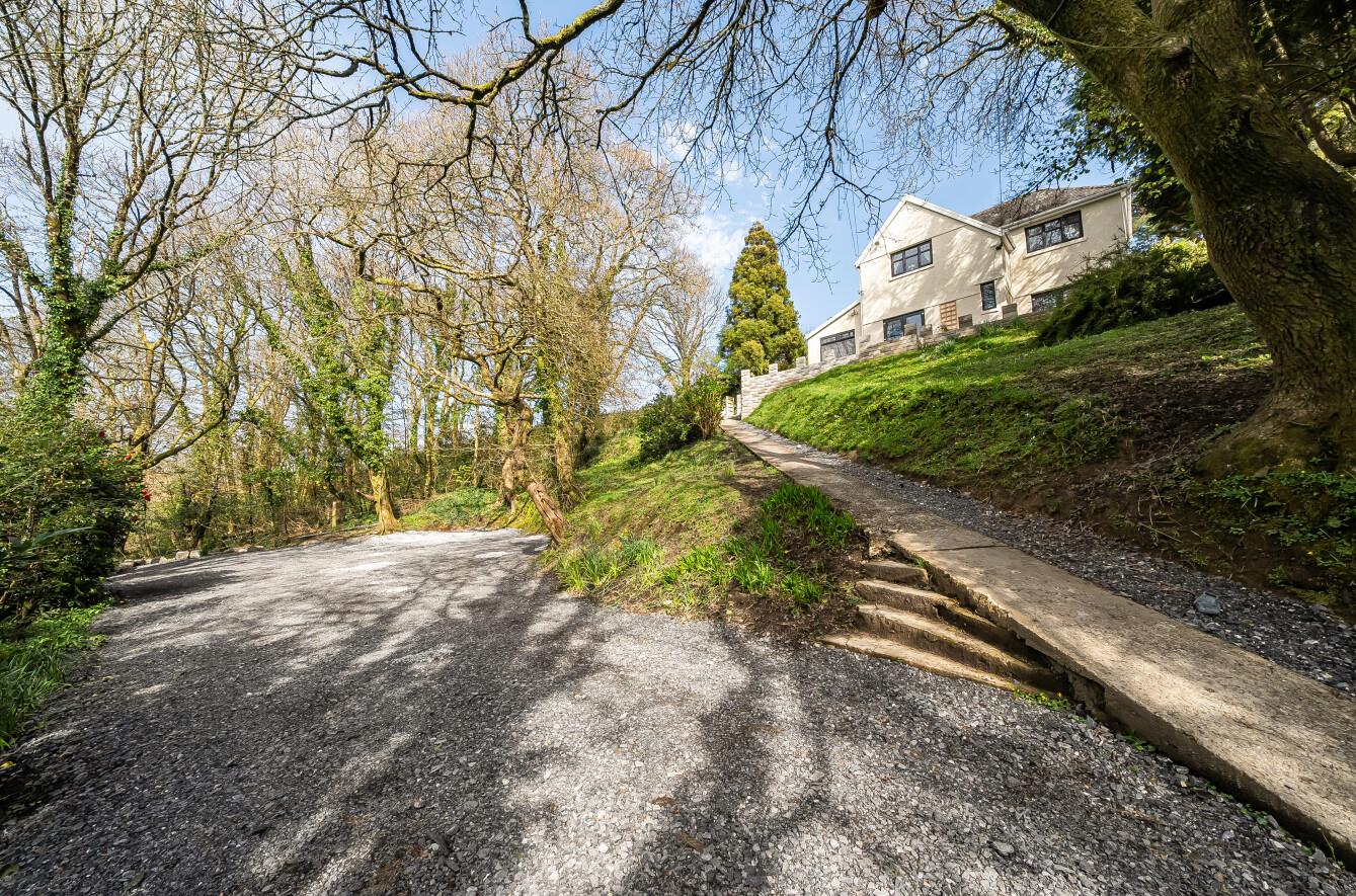 Brynaeron, Dunvant, Swansea, SA2 7UX